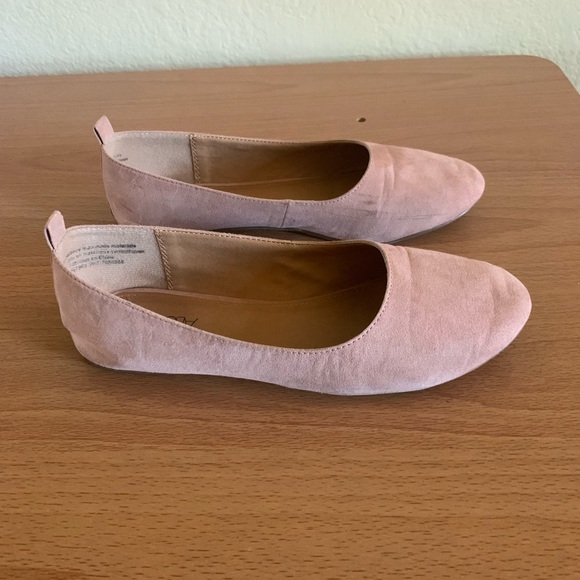 Flats - Pink and Comfortable - Picture 4 of 4